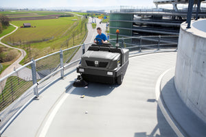 Kärcher Kehrsaugmaschine KM 150/500 R D
