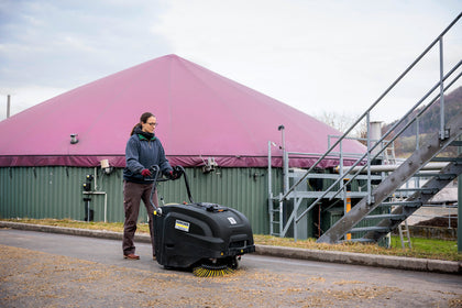 Kärcher Kehrsaugmaschine KM 75/40 W G Anniversary Edition – Bild 2