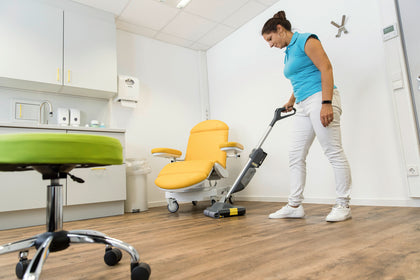 Kärcher Akku-Scheuersaugmaschine BR 30/1 C Bp – Bild 2