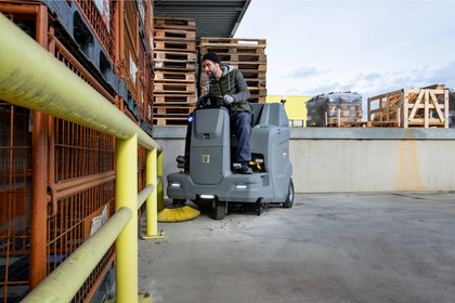 Kärcher Kehrsaugmaschine KM 100/120 R Bp Pack – Bild 3